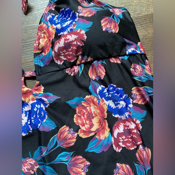 Modcloth Black Floral Halter bathing suit One Piece Swimsuit chic low cut sz 2X - Picture 14 of 15